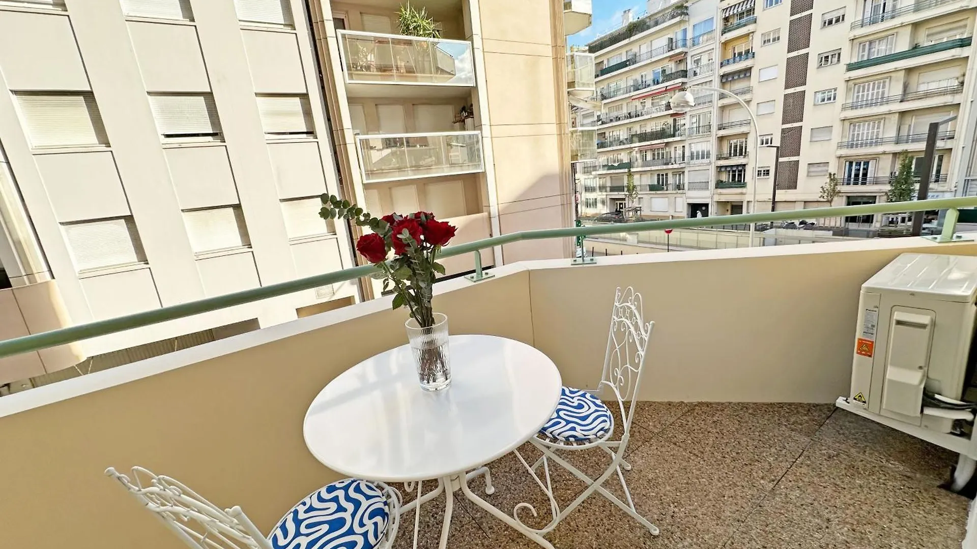 Apartment Stunning Studio Rue France Promenade Des Anglais Nizza